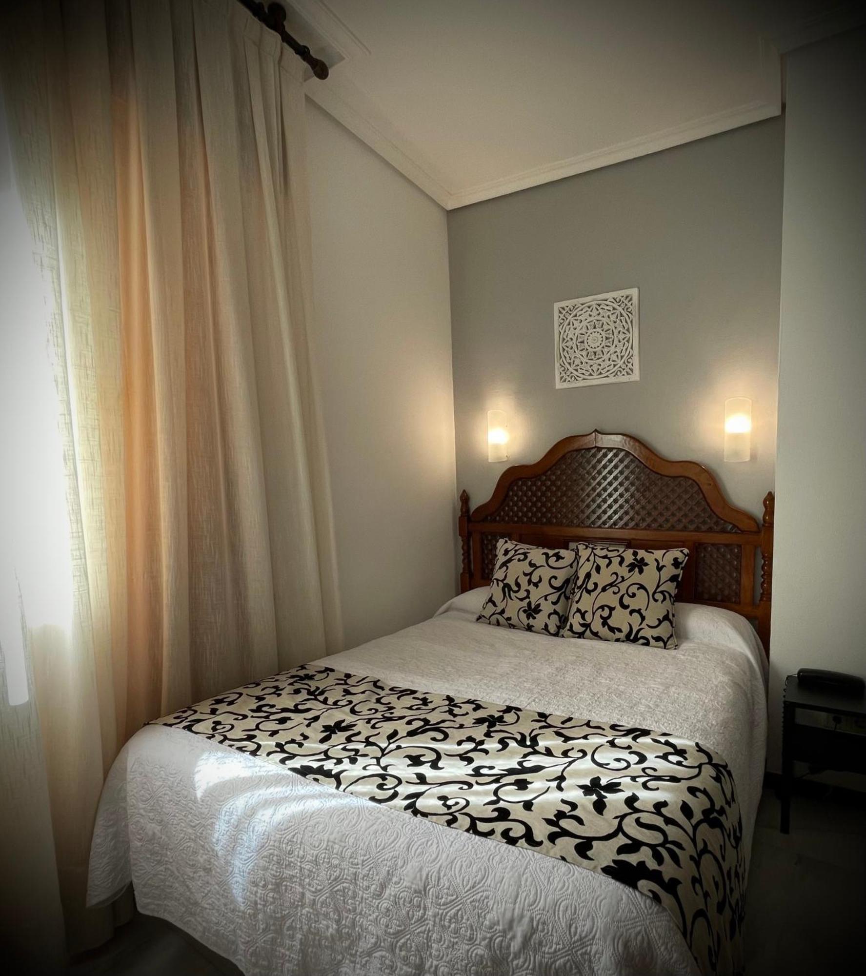 Hotel Los Omeyas Cordoba Luaran gambar